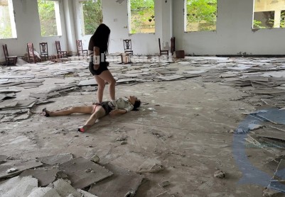 【媚娘工作室】女j自救失败被抛尸荒野
