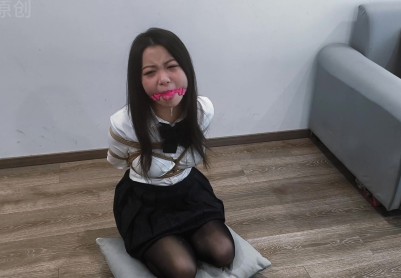 【禾一原创】《学妹1》jk日式跪姿捡球 跪姿放置 口球 胸缚 口水肆意 tk tj 清纯学妹等待主人调教~