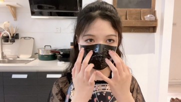 【默示录】【小凉】最后一部ASMR视频了，让她自己玩我最爱的，胶带贴贴贴，且看且珍惜~