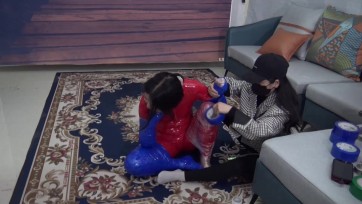 【胜景影视】《女王包裹调教人形犬》 女王心血来潮拉出来自己的女M包裹人形犬遛狗