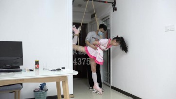 【子衿原创】琳琳镣铐轮滑鞋 驷马放置挠痒 五花单脚吊 口球口水放置 带镣铐找钥匙开锁