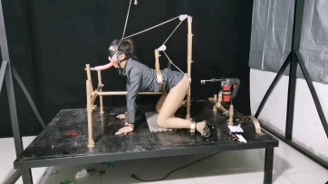 【HD飞天原创】一种让雅思浑身舒服的K9架禁锢模式,一上去直接上干货,p机、TK、滚针、气体TD鞭打玩命地干,把G勾狠狠地拉起,口水和SAO水止不住地暴琉......