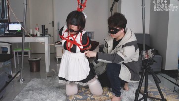 【心悦艺束】小女仆M字脚吊缚罚跪