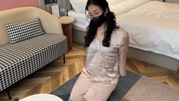 【zhangyang】金属控洋洋的居家镣铐生活