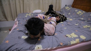 【HUI工作室】睡前的紧缚调教