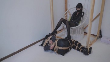 【冷与贝】（剧情）女盗贼入室绑架女主人，被女主人脱缚后反绑