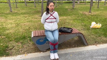 【龙飞绳艺】公园直播 捆绑 让被绑者丢人现眼 路人异样的眼光观看心理激动刺激[新人】