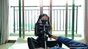 【FSS工作室】乳胶lolita小姐姐的连身伽及呼吸头套BP调教