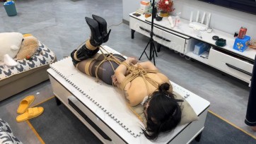 【欢乐谷原创】7小时裸体极限紧缚之超长放置完整深度版下