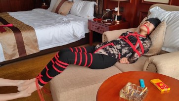 【随心原创】素素牛仔裤红绳 超级敏感的少妇挠痒