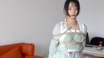 【子衿原创】汉服美女劫难 琳琳汉服TK 挠痒 挠脚心