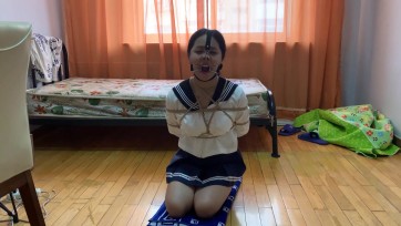 【玩奴原创】蛋糕颜辱，妹子被蛋糕疯狂袭脸无法呼吸，挑战羞辱的极限！