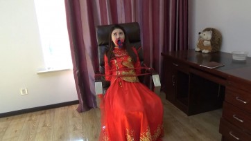 【一往情深】患有新娘幻想症的女孩，最终落入歹人魔爪