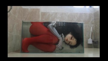 【小L】【kig】在家作死玩水箱逃生，把自己锁在水下还上了锁，没想到新锁居然打不开了