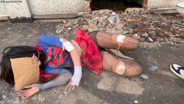 【比尔工作室】性奴隶女超人被老板设计成奴隶榨精