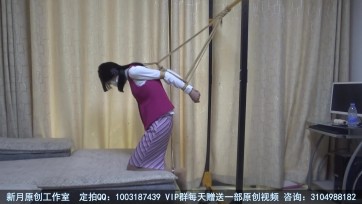 【新月原创】【红豆】肉丝借金空姐被吊手铐脚跪缚惩罚