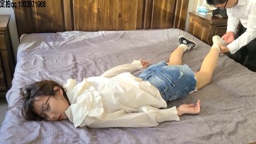 【一往情深】BL私拍《表妹的白袜脚》