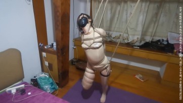 【我的媳妇】134弹、肉丝高跟紧缚绞刑苦不堪言+单腿吊塑料袋+疯狂的挣扎、片尾有彩蛋 ，满满的撸点 、高级黑料