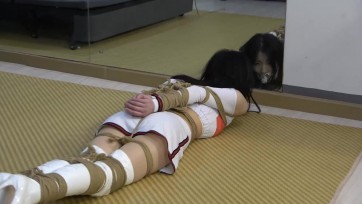 【美束映画】目击者03 富豪折磨小胡之后 决定将小胡卖掉