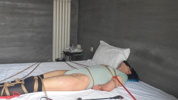 【澄创绳缚】黑丝体操服迷晕挣扎 震动棒+捆绑+剧情+迷晕+滴蜡+榨精