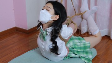 【白茶茶原创】艺校生茉涵 极限驷马放置挣扎 并肘直臂