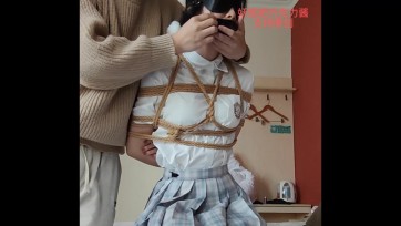 【巧克力酱】《捆绑调教00后白丝jk学妹》双马尾白丝清纯小学妹，想试试紧缚感觉，绑好以后只能任由主人蹂躏，当成m调教，第一视角真实tj,揉捏兄部和豆豆，娇喘不止，疯狂tk白丝可爱小...
