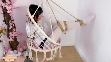 【clz原创】《灵粒》水手服白丝吊篮吊脚TK和旋转游戏，最后赚晕快吐了。