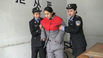 【梨花雨】女警与女囚 下