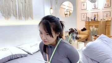 【默示录】【缚艺录】【健身小S的绳艺写实日记4】棉袜爱好者的福利~3层面棉袜包裹、套头、再来3层丝袜套头，最后胶带贴贴贴~