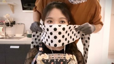 【默示录】【小凉】白色胶带打底，丝巾蒙眼、蒙嘴，最后再加上透明和粉色的，绝缘胶带缠绕，一起玩，被挟持请眨眨眼游戏~