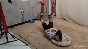 【随心原创】苏樱 空姐玩绳2 被撕碎的丝袜