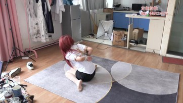 【子衿原创】菲菲定拍镣铐臂铐吊绑戒尺TK挠痒折磨，最后玩游戏拿钥匙自己打开，但是想打开是不可能的