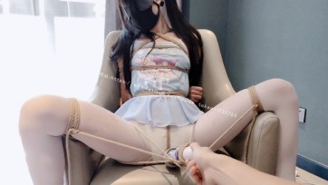 【窒物者】【羞耻+强高】落地窗前的羞耻调教+滴蜡+全包木乃伊+防毒面罩 大容量“大制作”