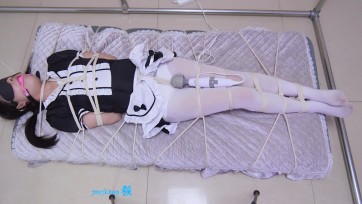 【倔强】小舞紧缚强制高C 小舞被紧紧的固定在垫子上无法动弹