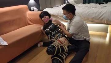 【素人原创】169身高礼仪模特小玉性感酒红色细跟吊带袜手捆绑铐脚镣第8部完结版