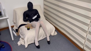 【自缚小伪娘】主人的调教之保鲜膜丝袜木乃伊+真空床放置PLAY