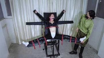 【樱束原创】《变态审讯女特工》定拍转公映！女特工被抓刑椅固定变态审讯丝袜/白袜堵嘴胶带封嘴！白袜/裸足/腋下TK！棒棒/跳D刺激侮辱！白嫩脚心滴满蜡液直至痛晕失禁也不愿招供！