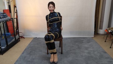 【随心原创】雨溪胶衣搜查官 各种颜色胶带堵嘴试验