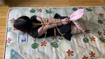 【玩奴原创】初绑白丝舞蹈服美少女，极限并肘蛇缚驷马！不多抖抖你的胳膊就会坏掉的。