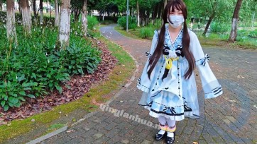 【苏苏】三副脚铐公园蹦跳，行人超多，马路边玩手铐