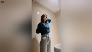 【绳之韵】勤勉的小九妹，外出吃饭也不能忘了咱们的“专业”，趁着上菜的空隙，把她带到洗手间里来一段苏秦背剑式捆绑练习