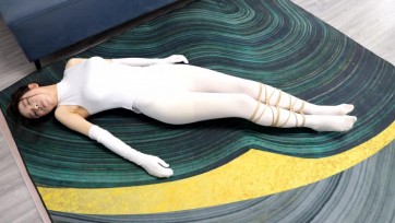 【得意客】《提现木偶——白丝玩物02》御姐美女柳洋被穿上奇怪白丝紧身衣 失禁 瘙痒 如同木偶一般被肆意玩弄控制