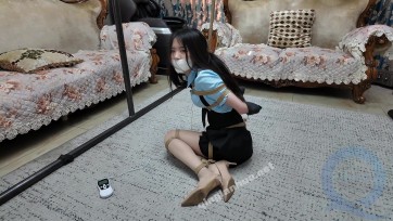 【枫叶工作室】《尤物收藏夹·柠琪·不要质疑老哥的绳技！》【短裙肉丝】【口球堵嘴】【放置挣扎】【逐步加固】