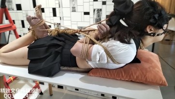 【精致文化传媒原创】[ 美女的要求]：极限五花+驷马+打屁股