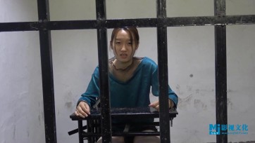 【MJ影视】一对女同性恋的不归路 女同性恋闷死肉丝恋人后自己也穿着肉丝殒命刑场