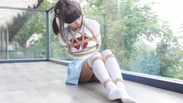 【冷与贝】清幽山水居露台捆绑放置小姐姐