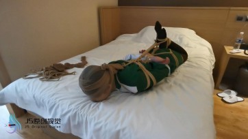 【JS】小冷 制服连裤袜驷马 丝袜塞嘴套头