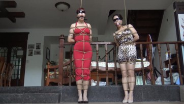 【胜景影视】双女M紧缚在客厅 两女M被绑在客厅里放置