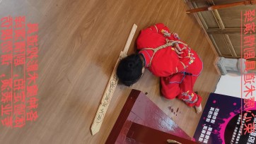 【束心工作室】星尘红罪衣一字木枷，方木枷，口球堵嘴，木枷手铐，脚镣，五花大绑，斩首，简单剧情