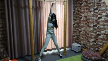 【随心原创】大长腿杨蕊 单手吊绑的体验 柔韧性绝佳